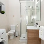 Quattro Beachfront Sea View Ap 34 * لارنكا