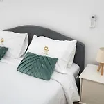 Quattro Beachfront Sea View Ap 34 لارنكا