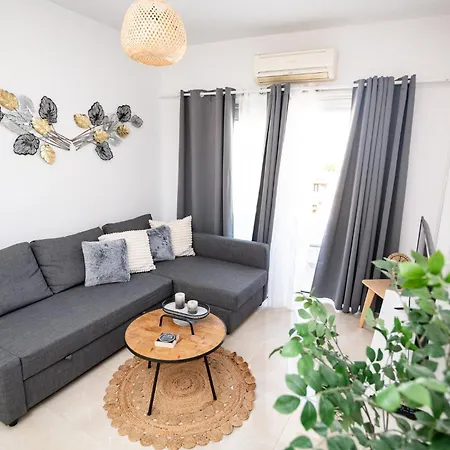 Quattro Beachfront Sea View Ap 34 *