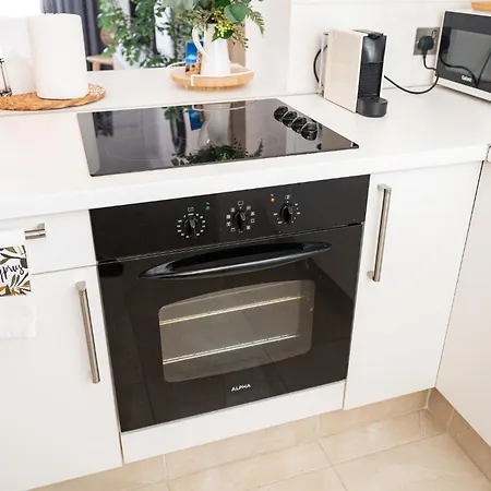 Апартаменти Quattro Beachfront Sea View Ap 34 Ларнака