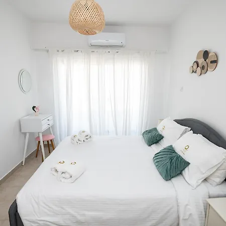 Quattro Beachfront Sea View Ap 34 *