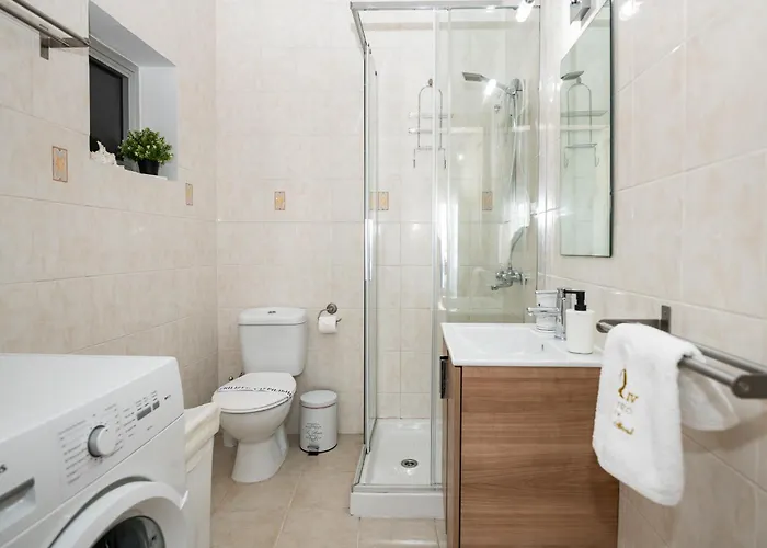 Quattro Beachfront Sea View Ap 34 * Larnaca