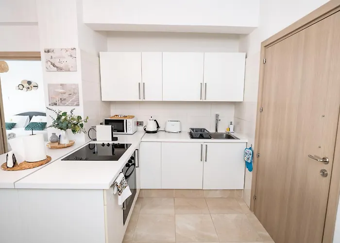 Апартаменты Quattro Beachfront Sea View Ap 34 *