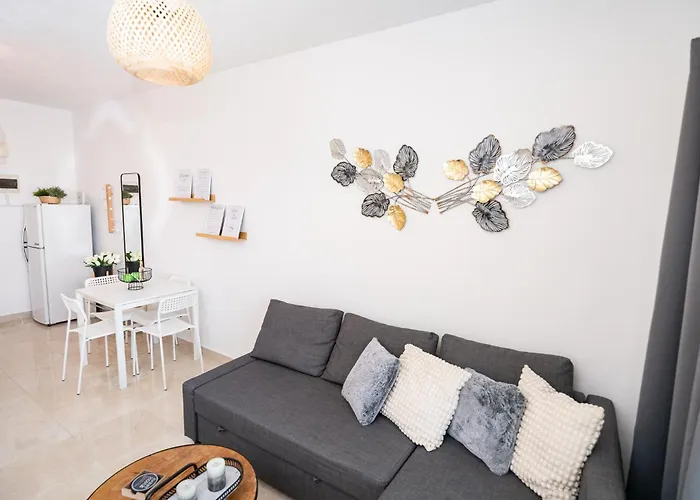 Quattro Beachfront Sea View Ap 34 Ларнака